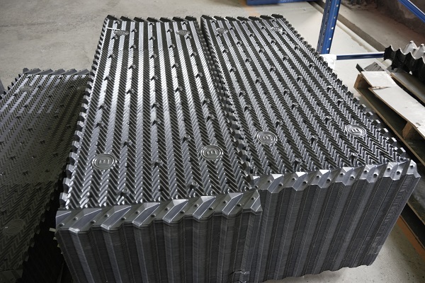 What Materials Are Used in Film Fill Cooling Towers？